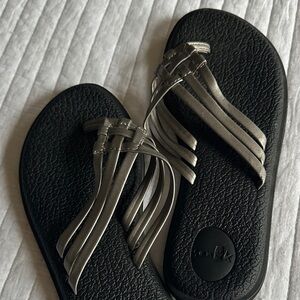 Sanuk Metallic and Black Slide Sandals